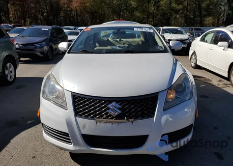 2010 Suzuki Kizashi S z USA, uszkodzony, nr VIN JS2RF9A15A6100200